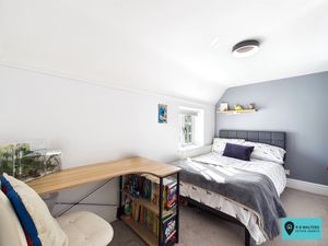 Bedroom- click for photo gallery